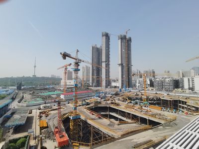 復(fù)星外灘中心長江之眼藝術(shù)中心晝夜施工，近千名建設(shè)者奮戰(zhàn)推進(jìn)土方開挖